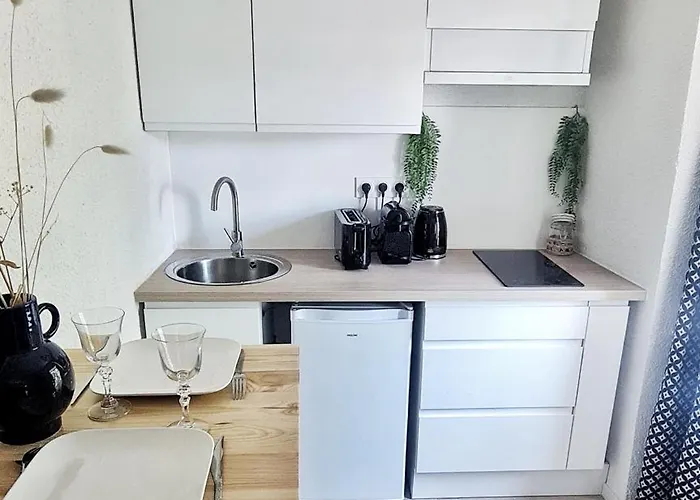 N3-barbacane-pieds Cite-clim Mobile Apartment Carcassonne